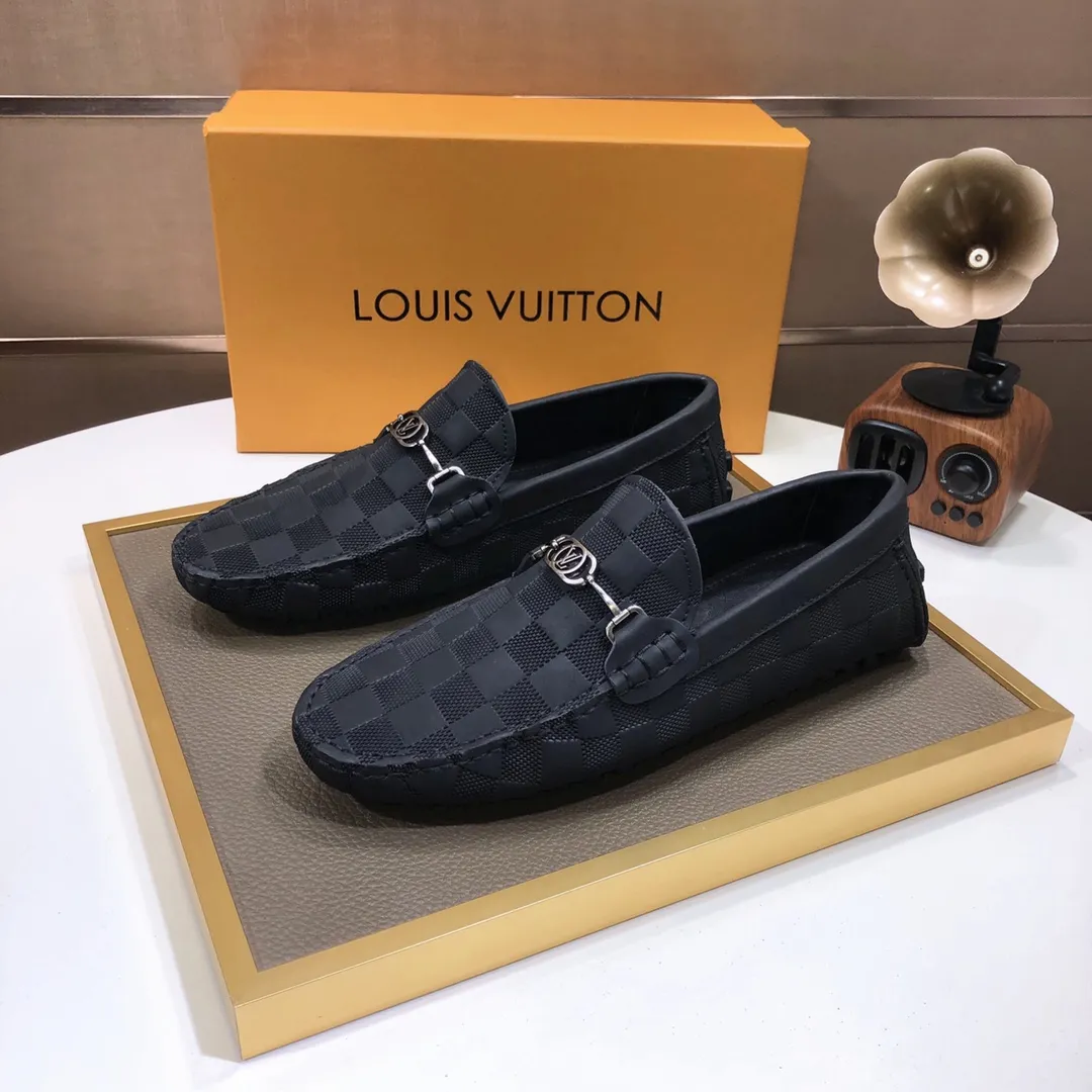 Men's men's shoes 💰420💰 [LV Doudou shoes] (water-dyed cowhide lining) new model is on the market, available on the official website. The new Doudou shoes are processed into single-color materials, and the uppers are made of imported cowhide material. The body of the shoe is fully hemmed with mark thread, and is lined with imported original cowhide leather. The elegant shoe shape is super suitable for all-matching, and the size is 38-44.